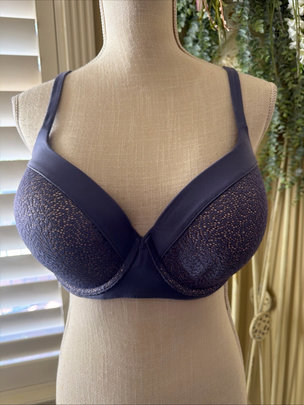 Victoria's Secret Body By Victoria Size 38DD Lavender Lined Demi Bra